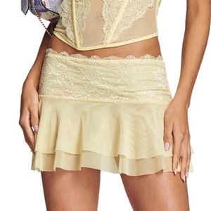 DO NOT BUY! IN SEARCH OF I AM GIA YELLOW DEMIE SKIRT IN XS,S, OR M! MESSAGE ME!